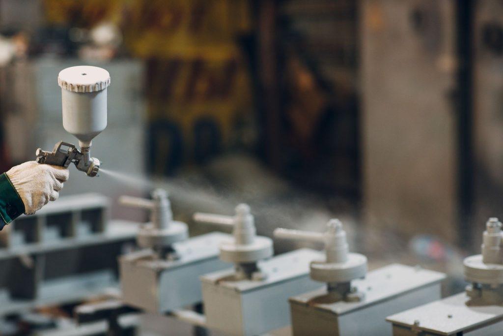 Was sind die verschiedenen Typen von Oberflächenbeschichtungen in der Industrie?